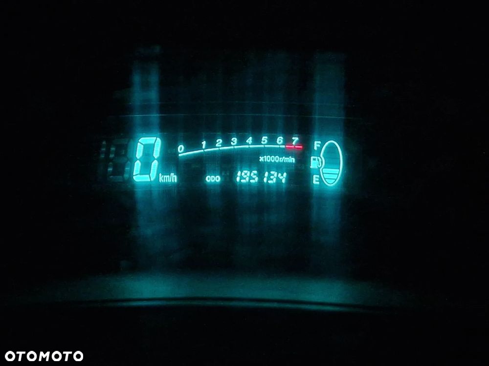 Toyota Yaris 1.0 Base - 7