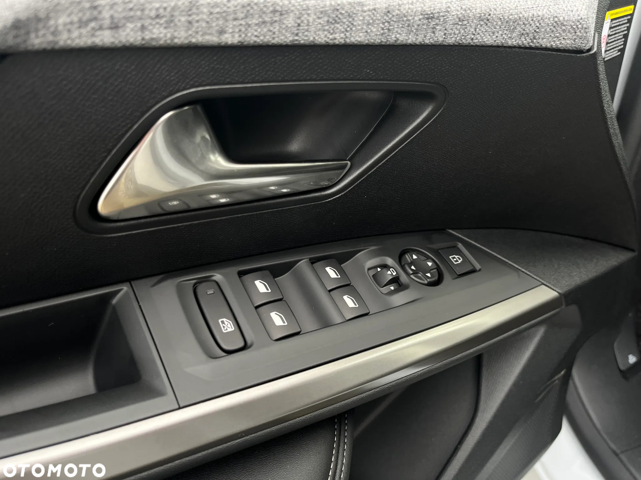 Peugeot 3008 1.2 PureTech mHEV Allure e-DCS6 - 20