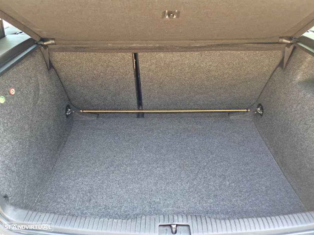 VW Golf 1.9 TDi Highline - 8