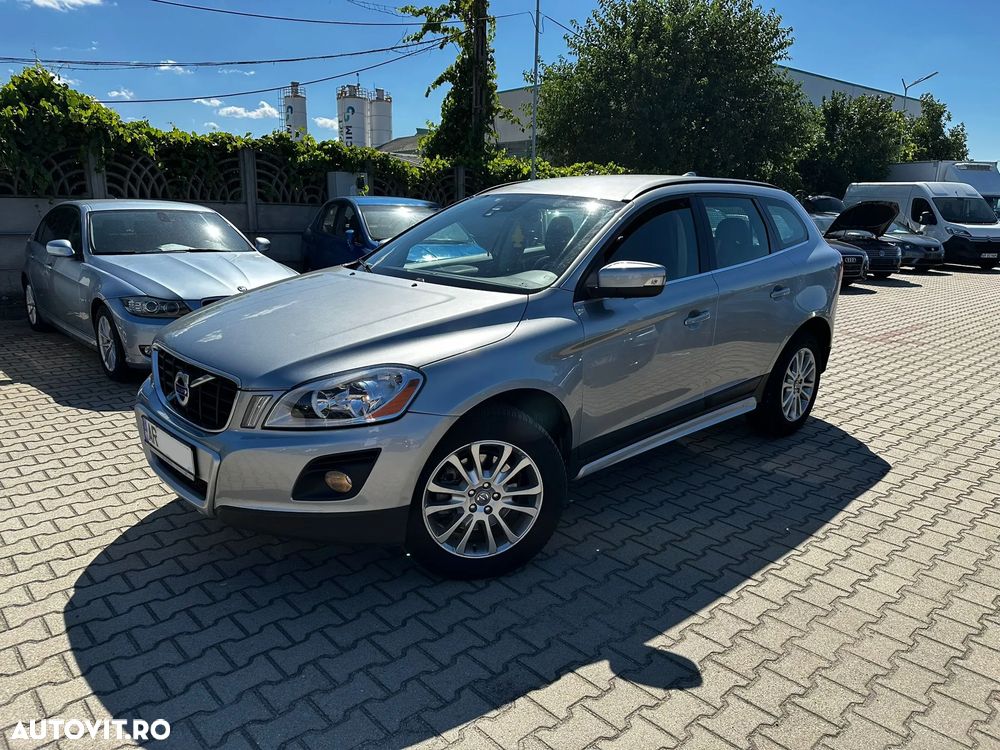 Volvo XC 60 D5 AWD Aut. Momentum - 2