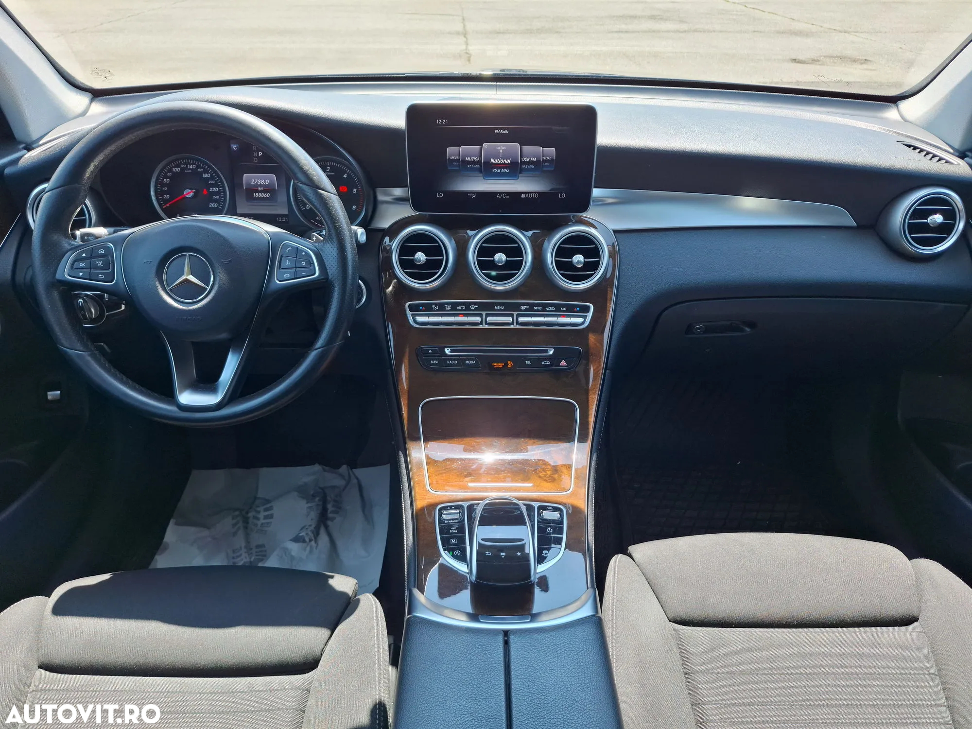 Mercedes-Benz GLC 220 d 4MATIC - 12