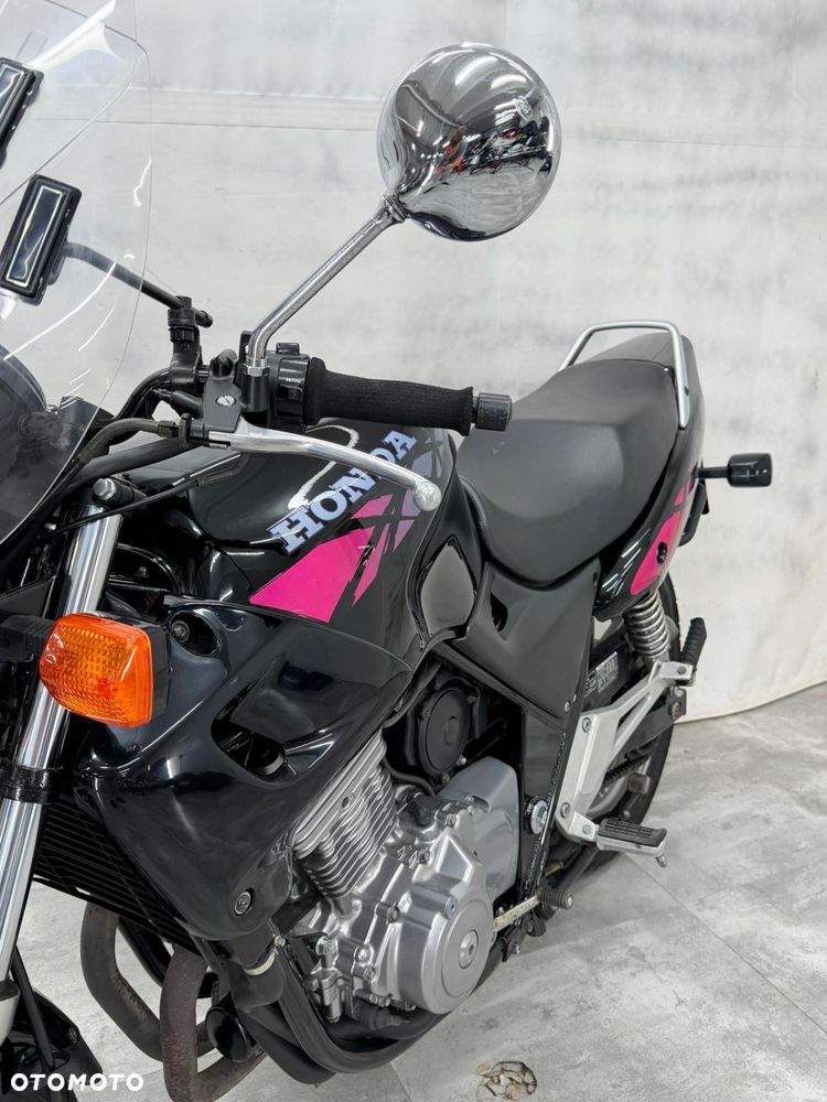 Honda CB - 16