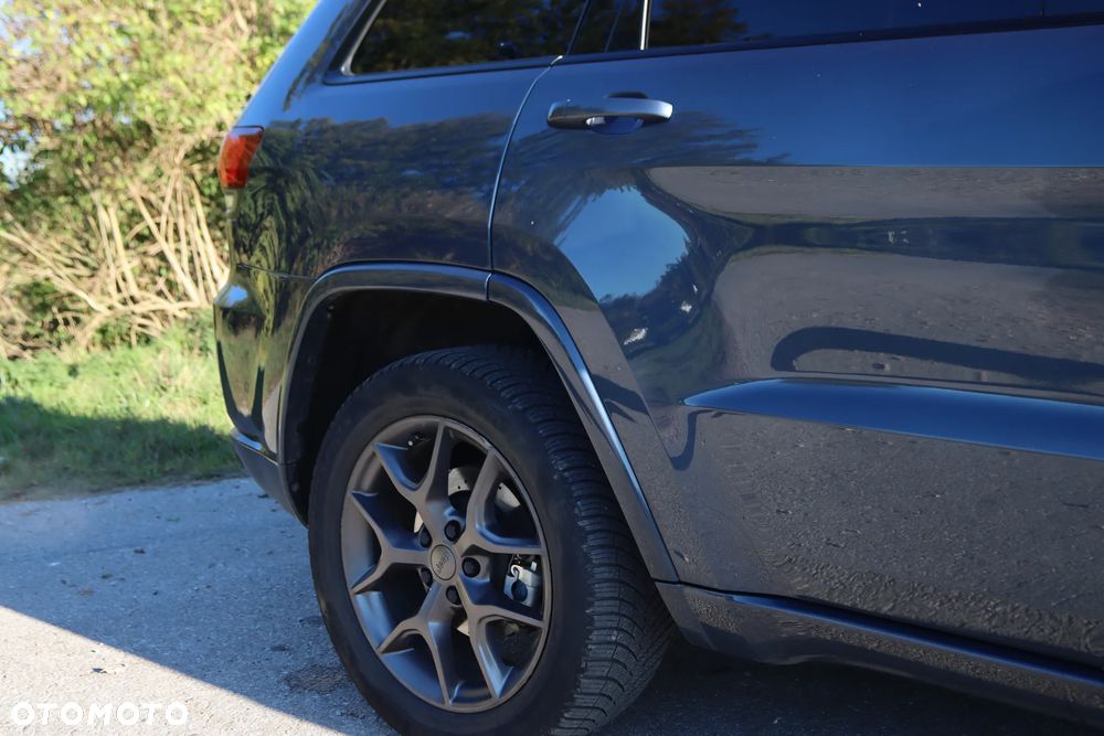 Jeep Grand Cherokee - 17