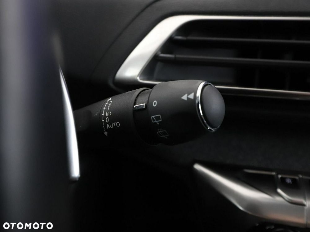 Peugeot 5008 2.0 BlueHDi Allure S&S EAT8 - 36