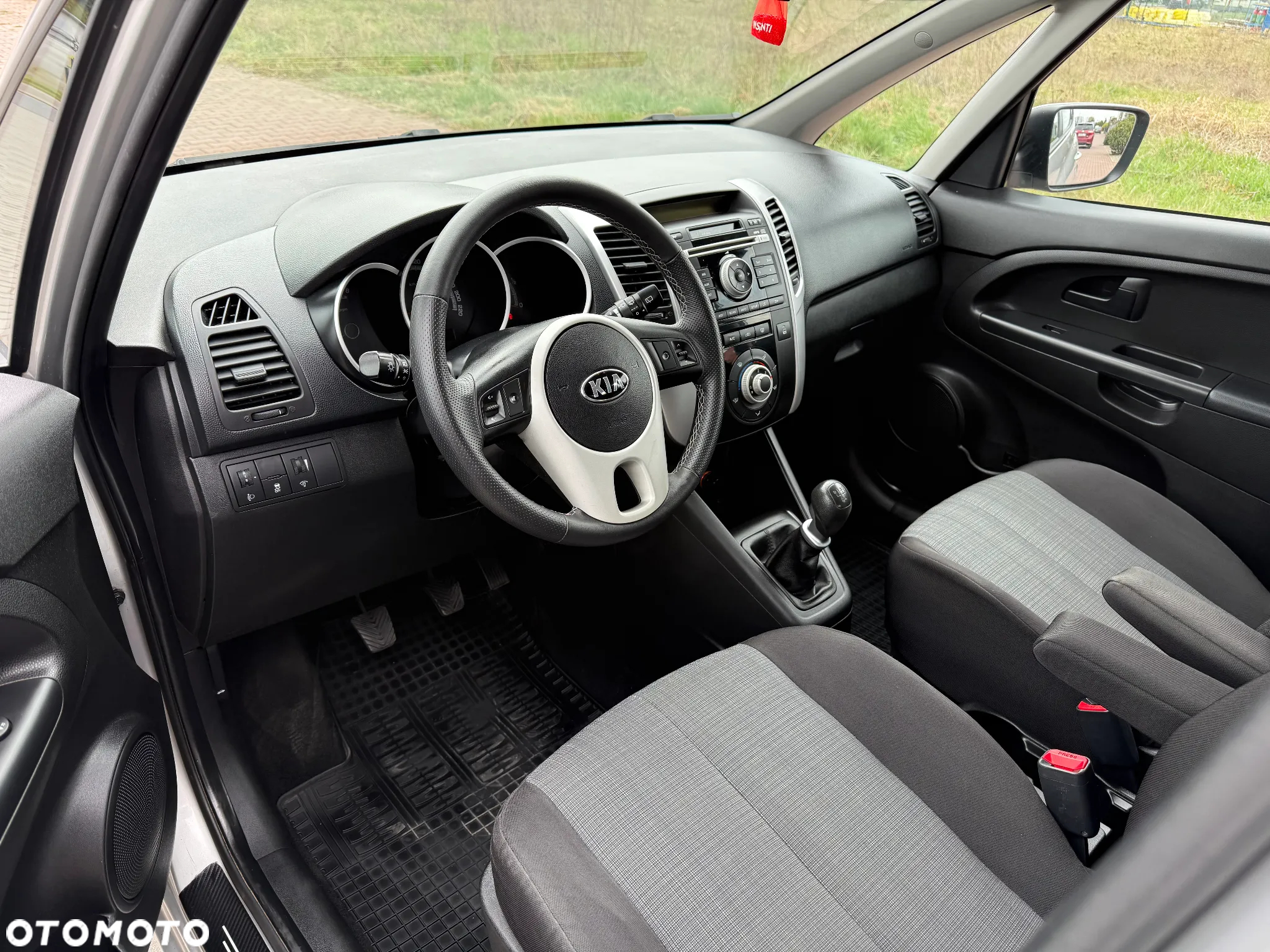 Kia Venga - 30