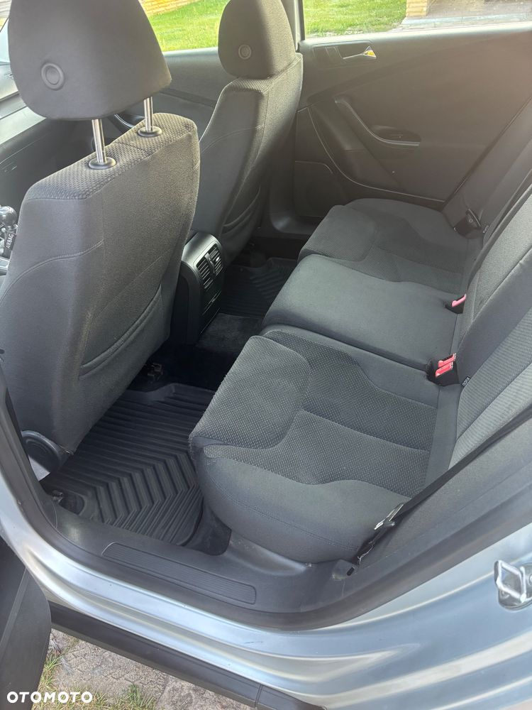 Volkswagen Passat 2.0 FSI Comfortline - 15