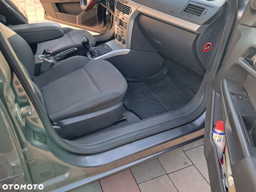 Opel Astra 1.9 CDTI 111 - 14