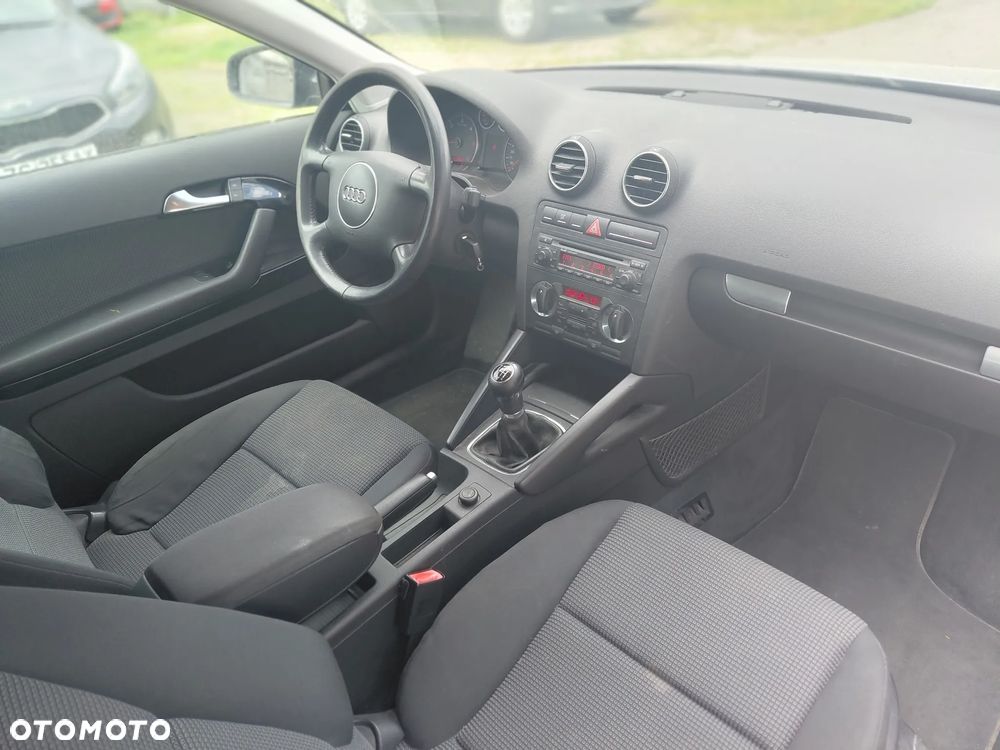 Audi A3 3-drzwiowe 2.0 TDI DPF Ambiente - 12