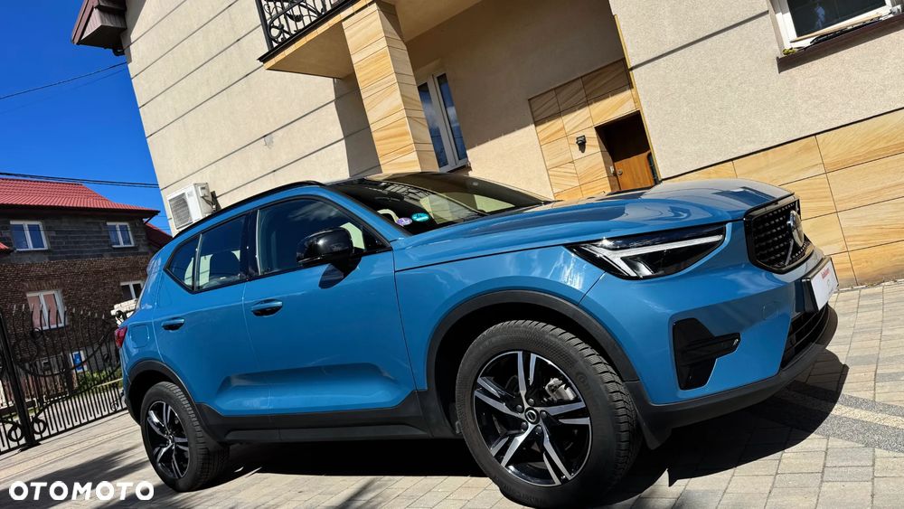 Volvo XC 40 B3 B DKG Plus Black Edition - 11