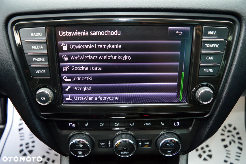 Skoda Octavia 2.0 TDI DSG RS - 26