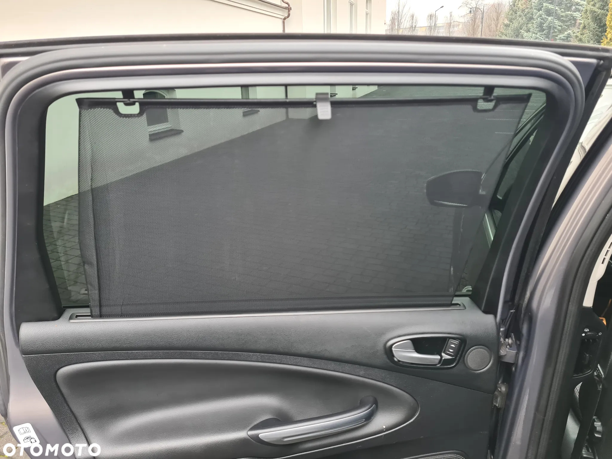 Ford S-Max - 12