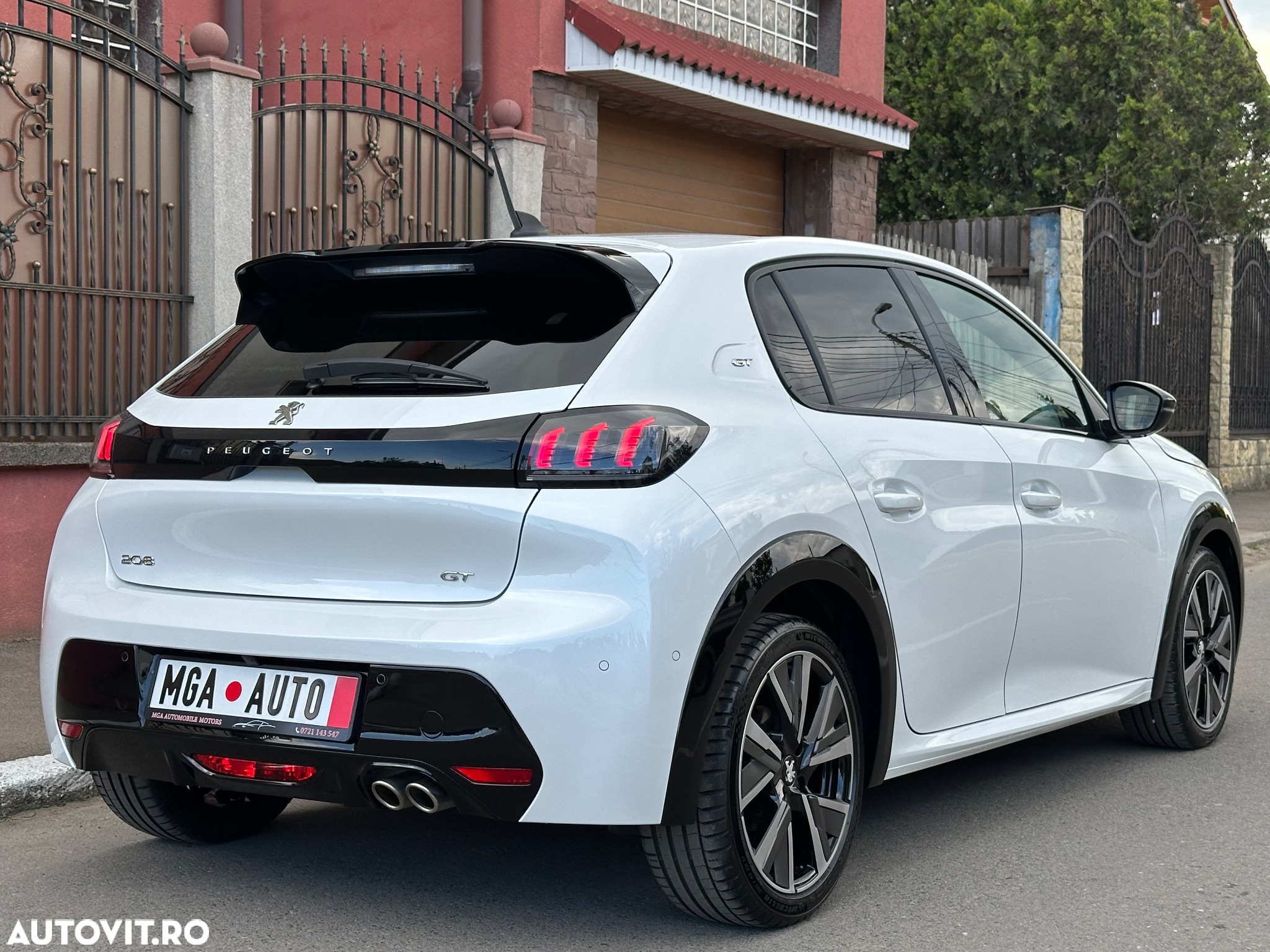 Peugeot 208 PureTech 130 EAT8 GT - 19