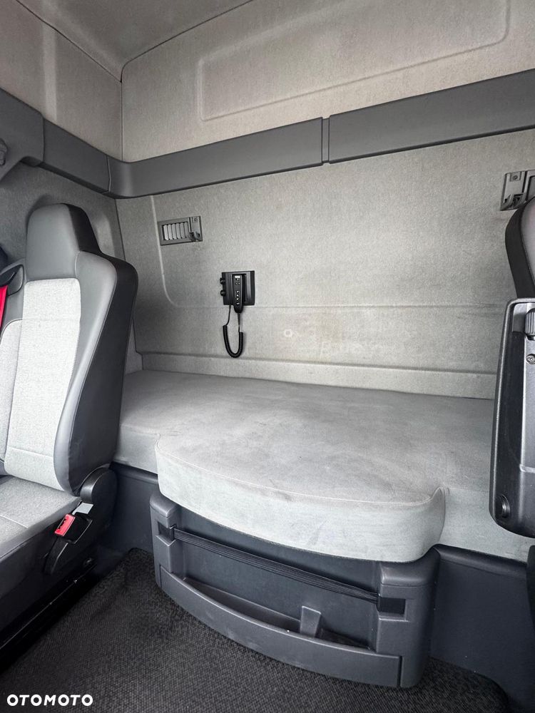 Renault T460 Sleeper Cab - 8