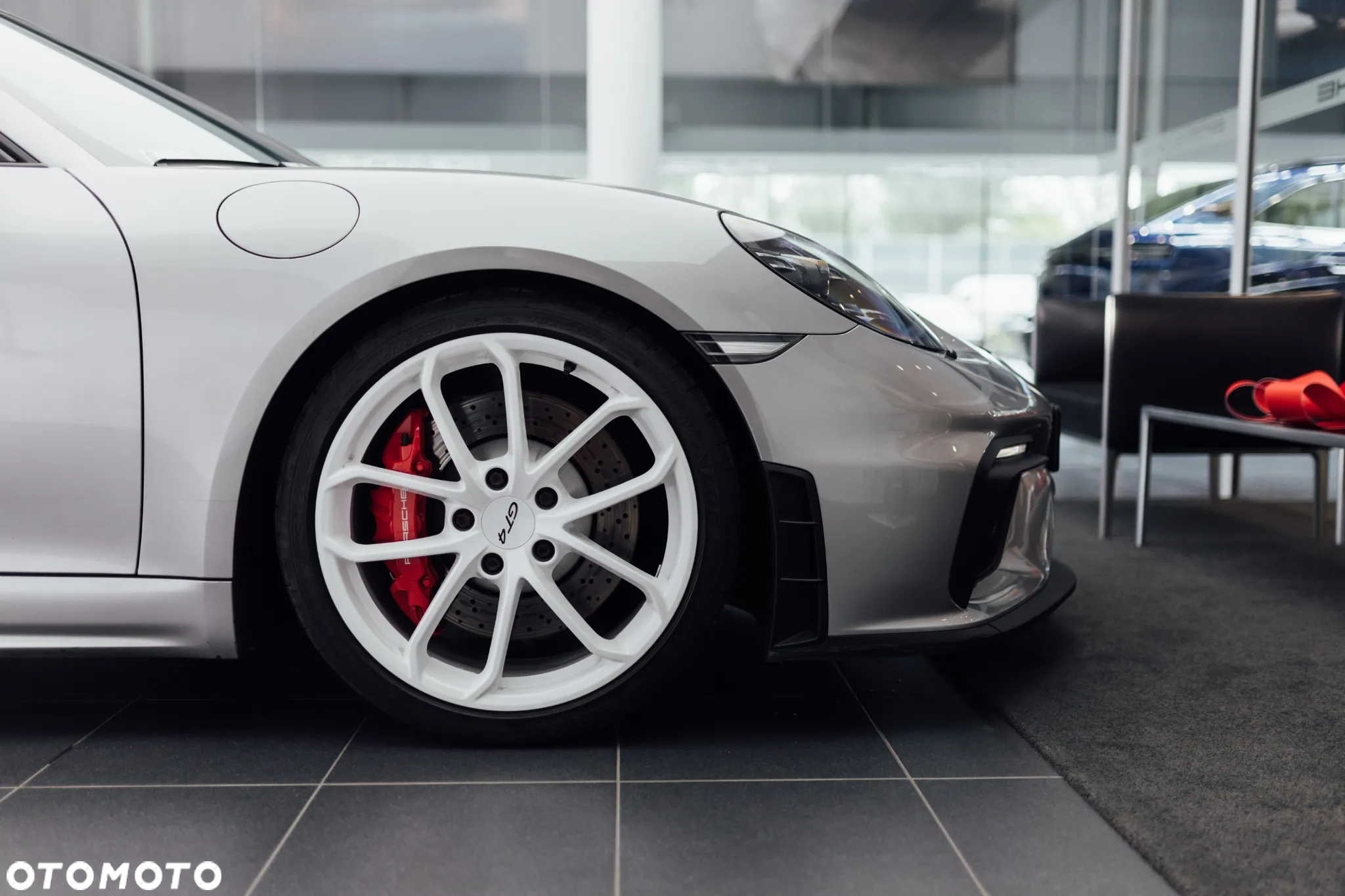Porsche 718 Cayman GPF GT4 - 36
