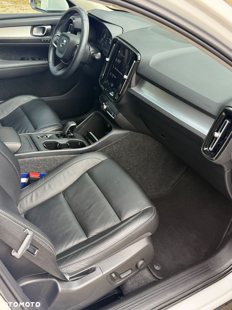 Volvo XC 40 T5 AWD Momentum - 11