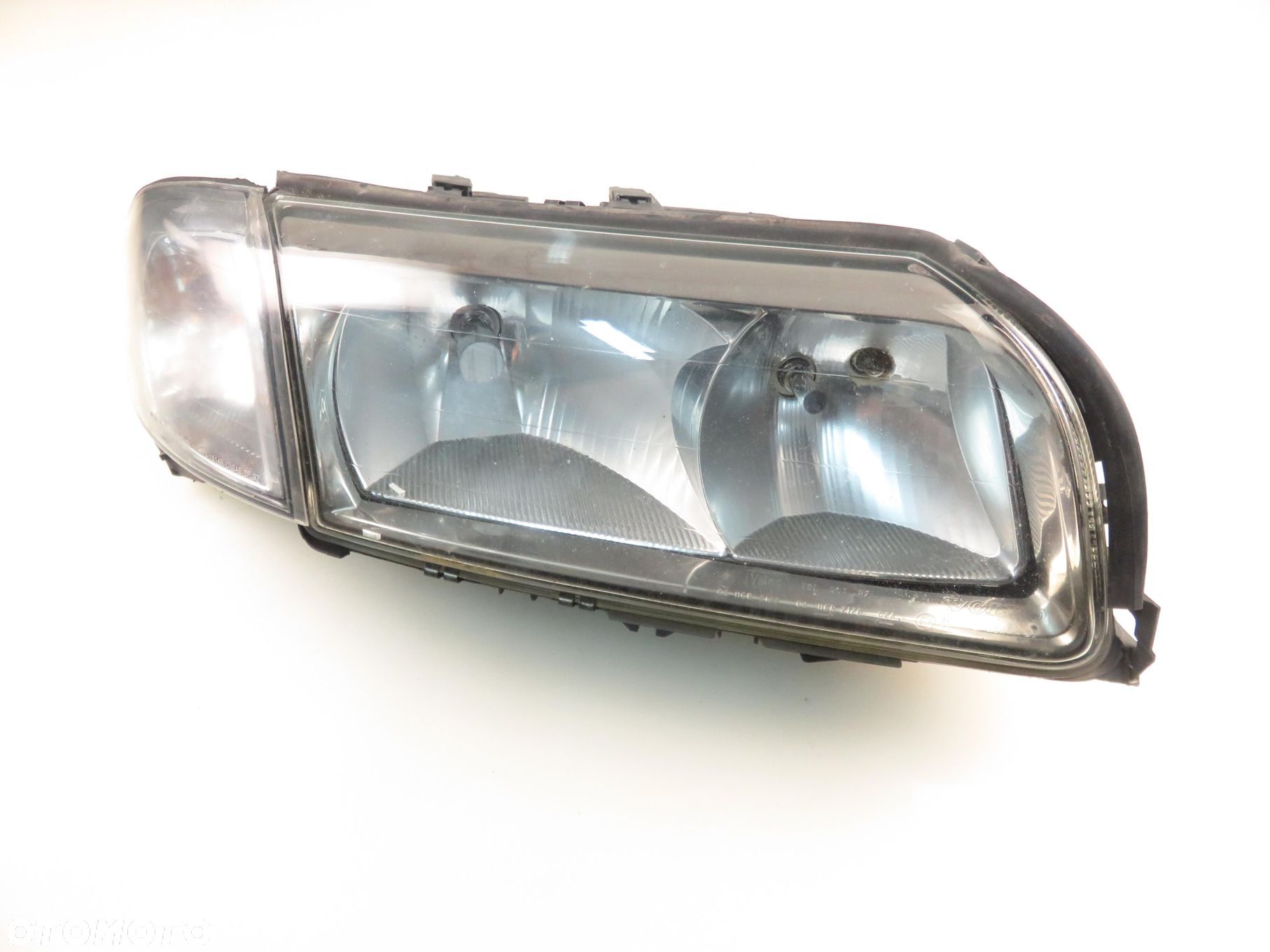 LAMPA PRAWA PRZEDNIA VOLVO S80 I - 1