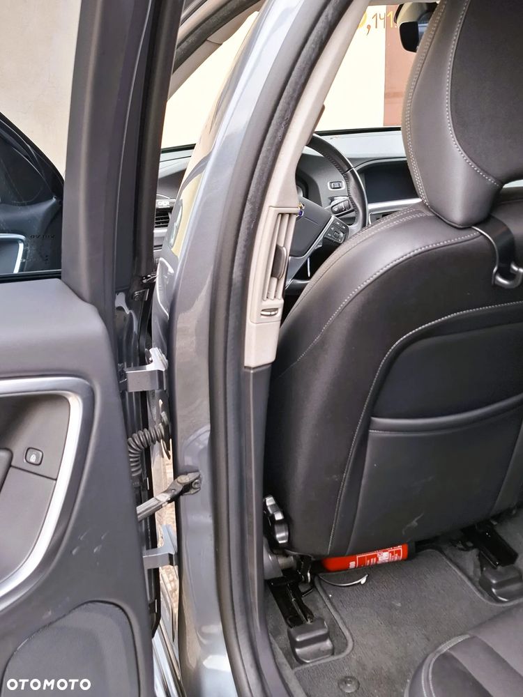 Volvo S60 Cross Country D4 Drive-E Momentum - 12