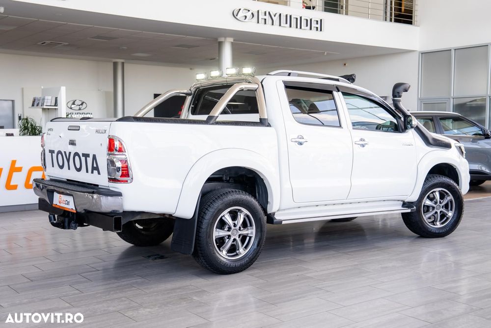 Toyota Hilux 4x4 Double Cab DPF Autm. Executive - 14