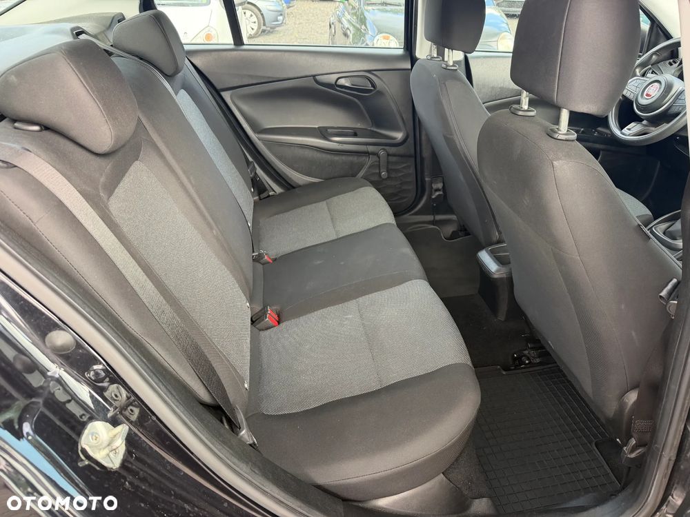 Fiat Tipo - 12