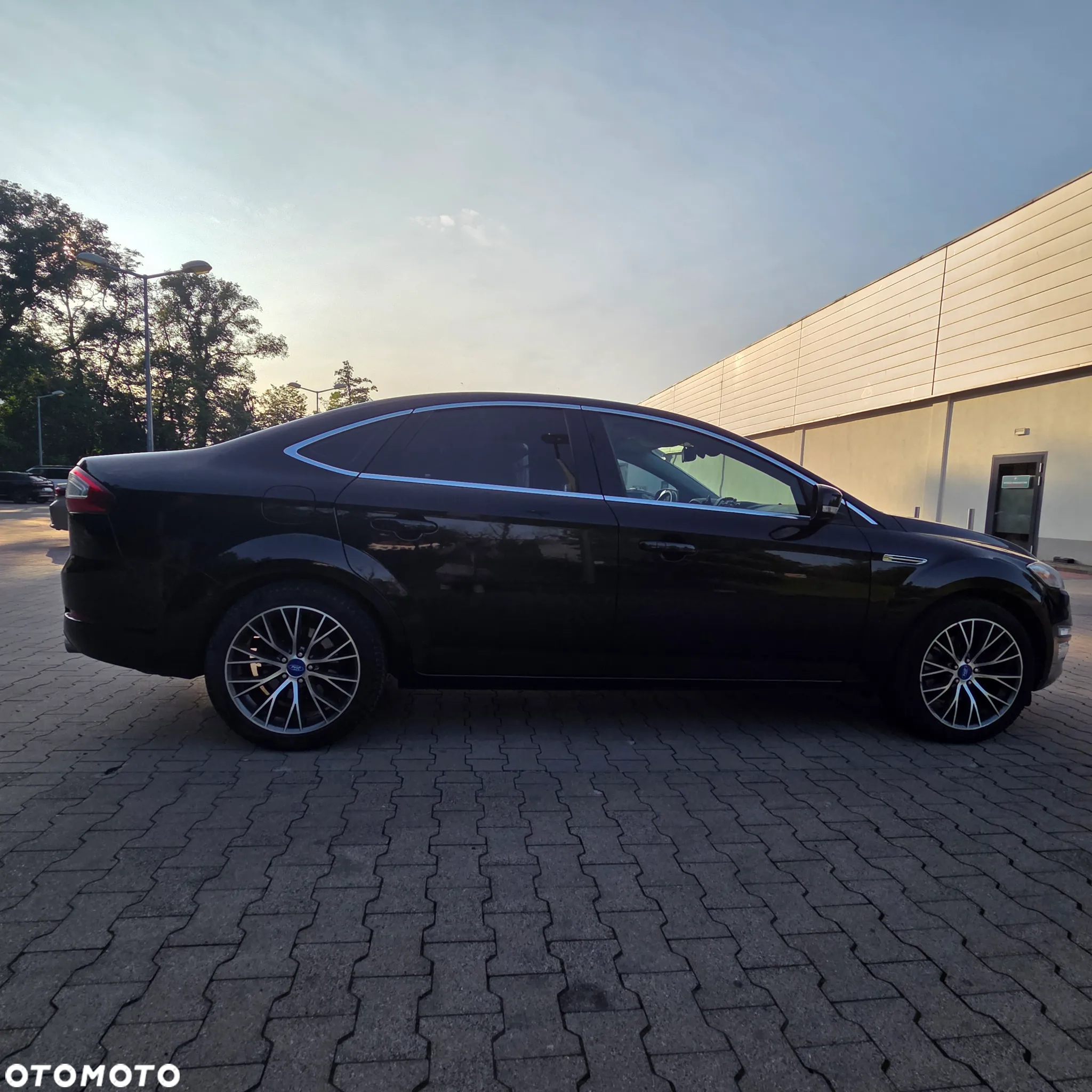 Ford Mondeo 2.0 EcoBoost Titanium - 23