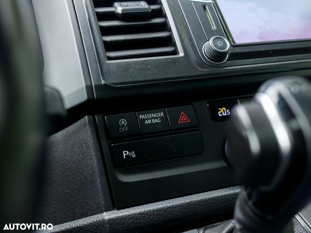 Volkswagen Caravelle KR Comfortline DSG 4M - 23