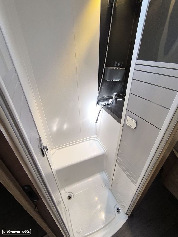 Adria Matrix 670DC (Cama central) - 11
