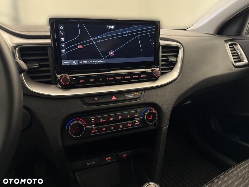 Kia Ceed 1.5 T-GDI M - 17