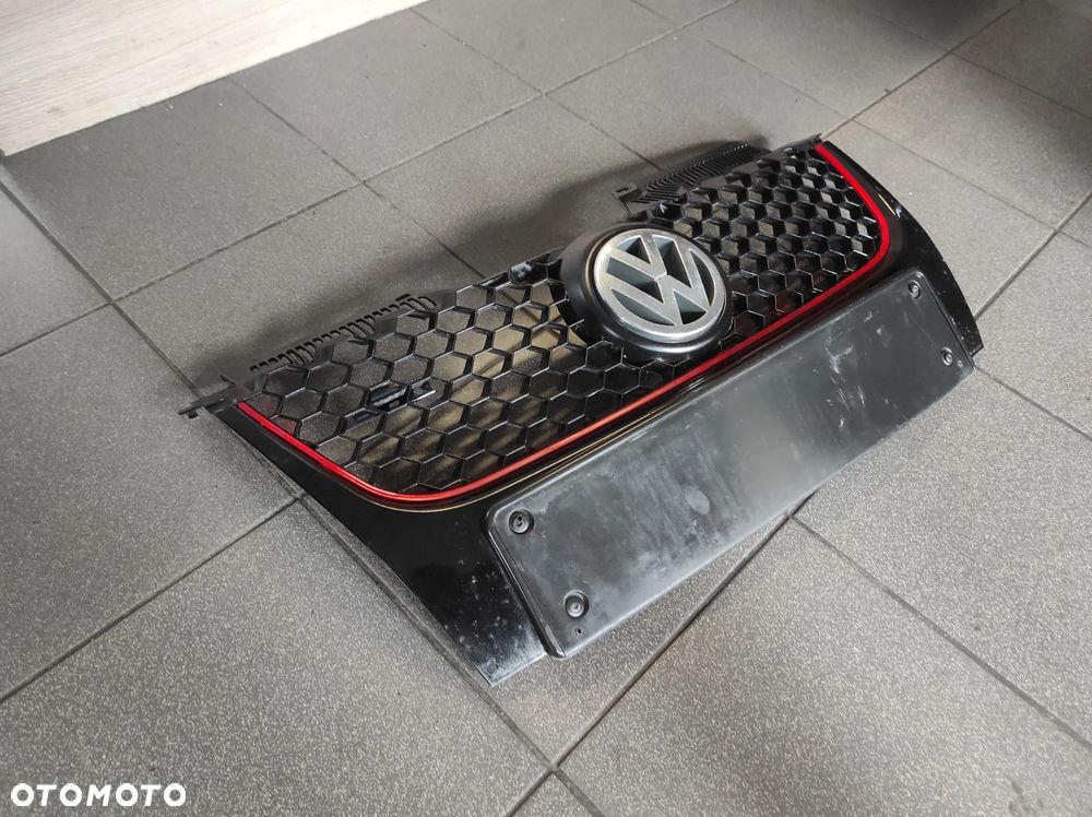 VW GOLF 5 GTI 1K0 ATRAPA LOGO CHROM PLASTER MIODU WYSYŁKA !!! - 2