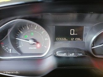Peugeot 2008 1.2 PureTech Style - 23