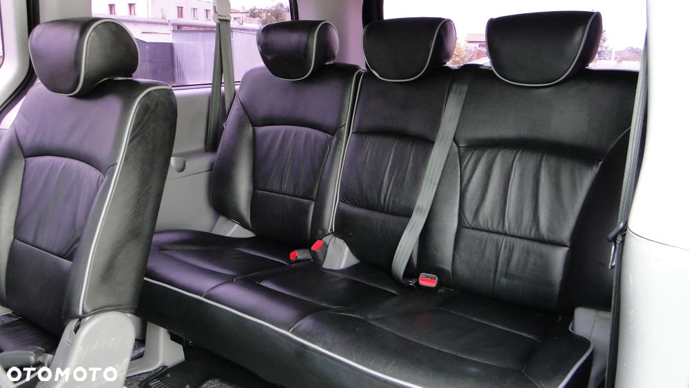 Hyundai H-1 Starex - 10