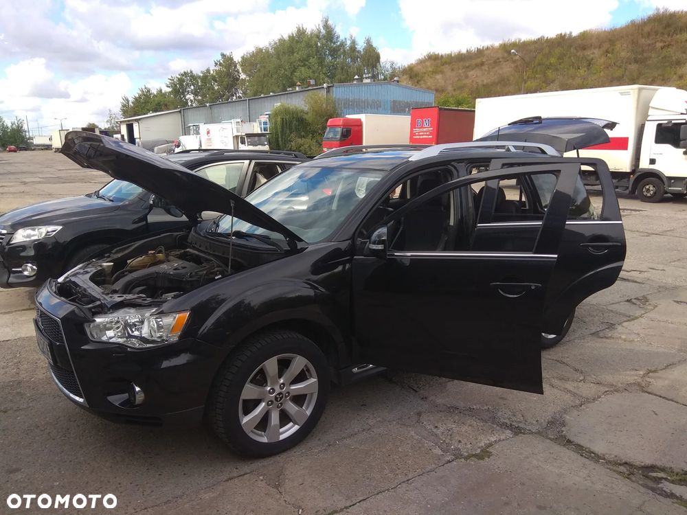 Mitsubishi Outlander 2.0 DID Instyle NAVI - 2