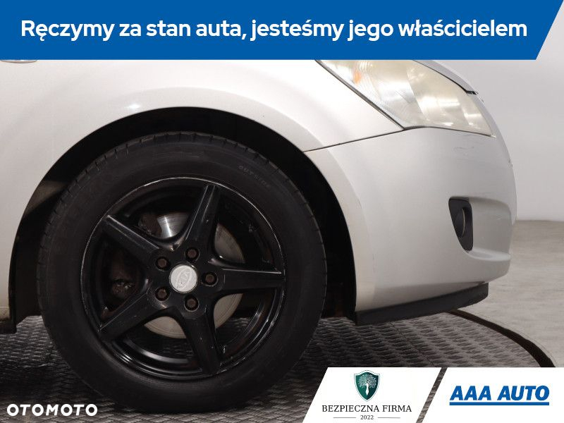 Kia Ceed - 16