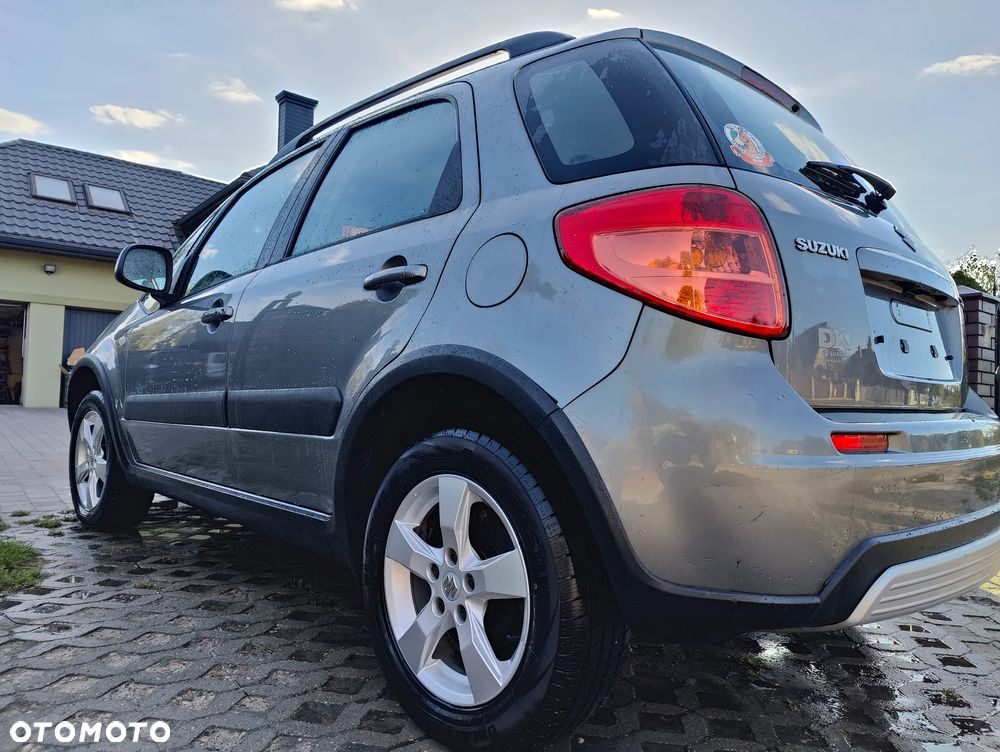 Suzuki SX4 Classic 1.6 VVT 4x4 Comfort - 13