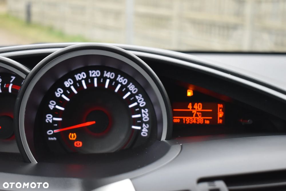 Toyota Verso 1.8 7-Sitzer Executive - 32