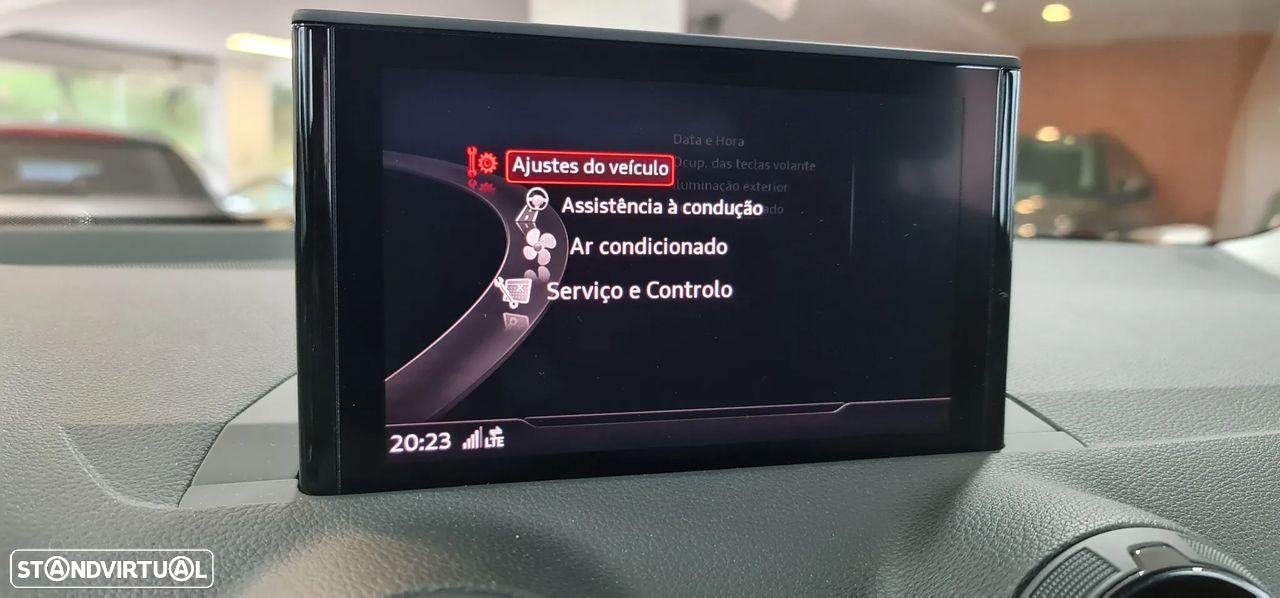 Audi Q2 1.6 TDI Design - 21