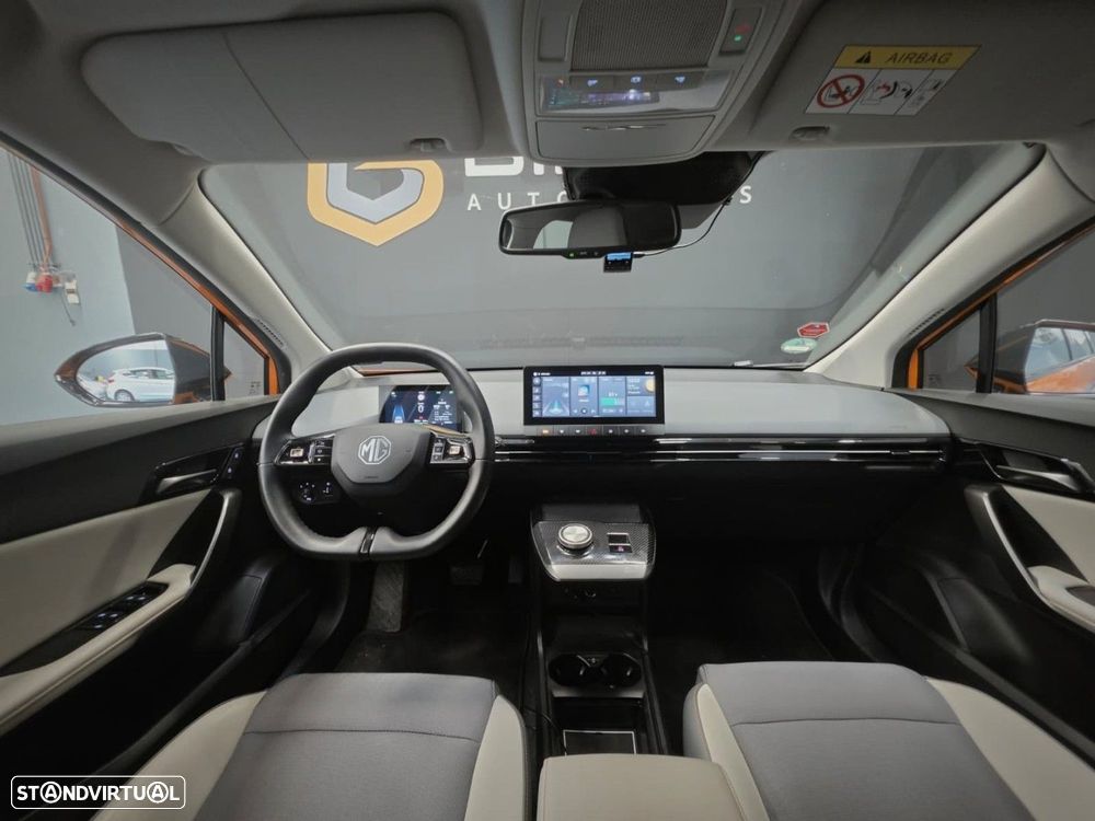 MG MG4 64 kWh Luxury - 11