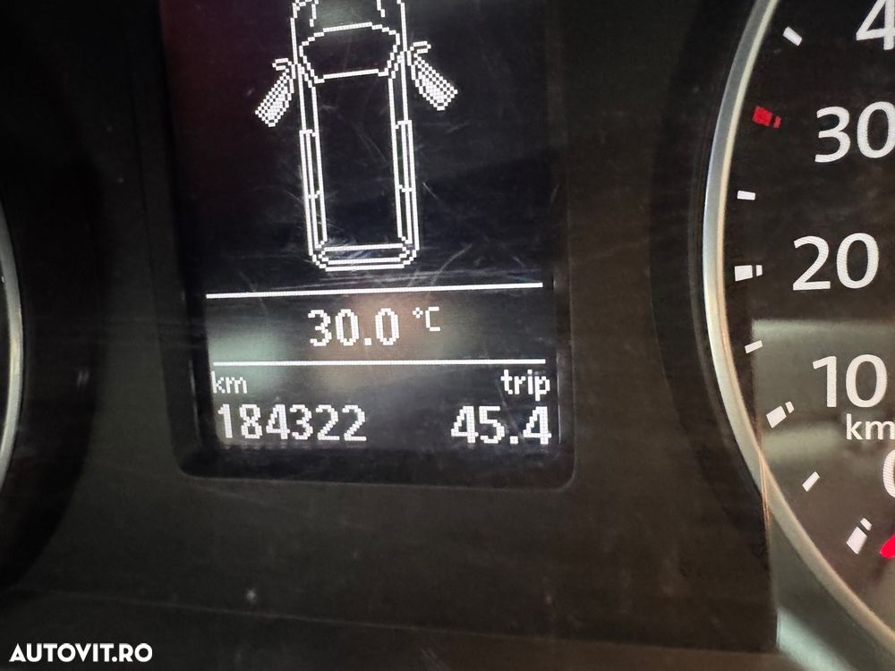 Volkswagen Caravelle LR Highline DSG - 25