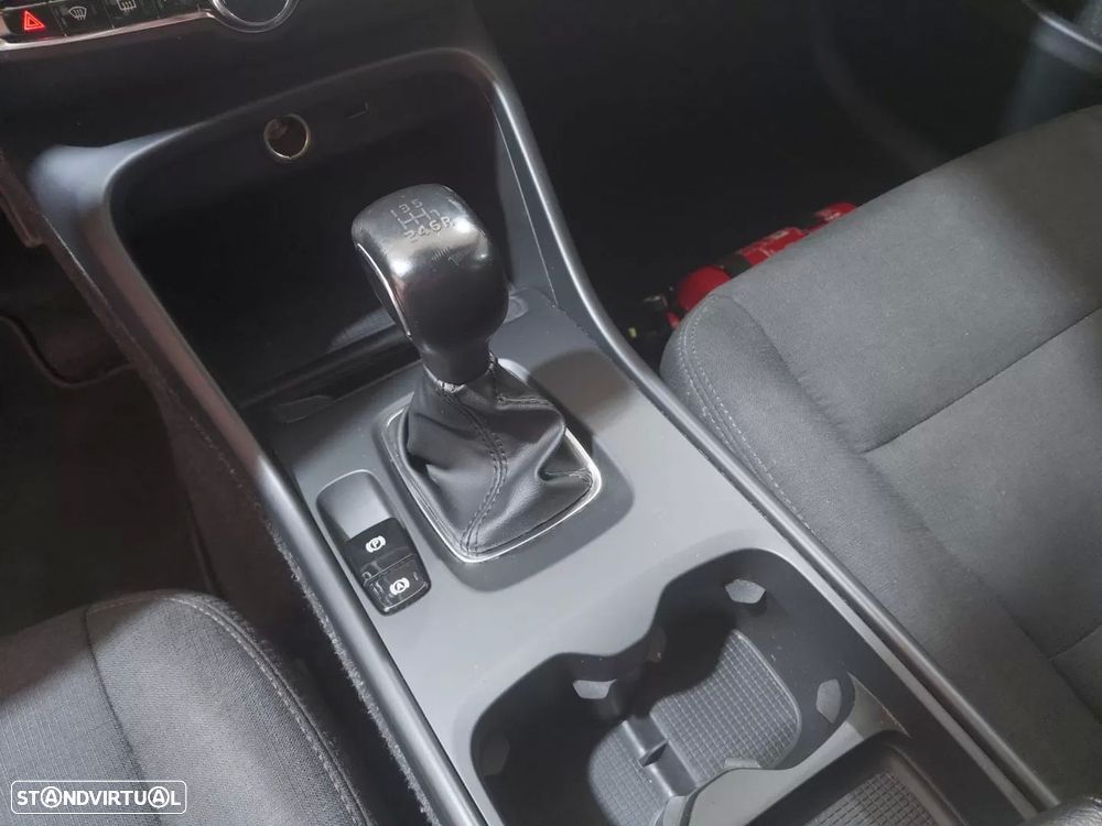 Volvo XC 40 1.5 T3 Momentum Tech Edition - 17