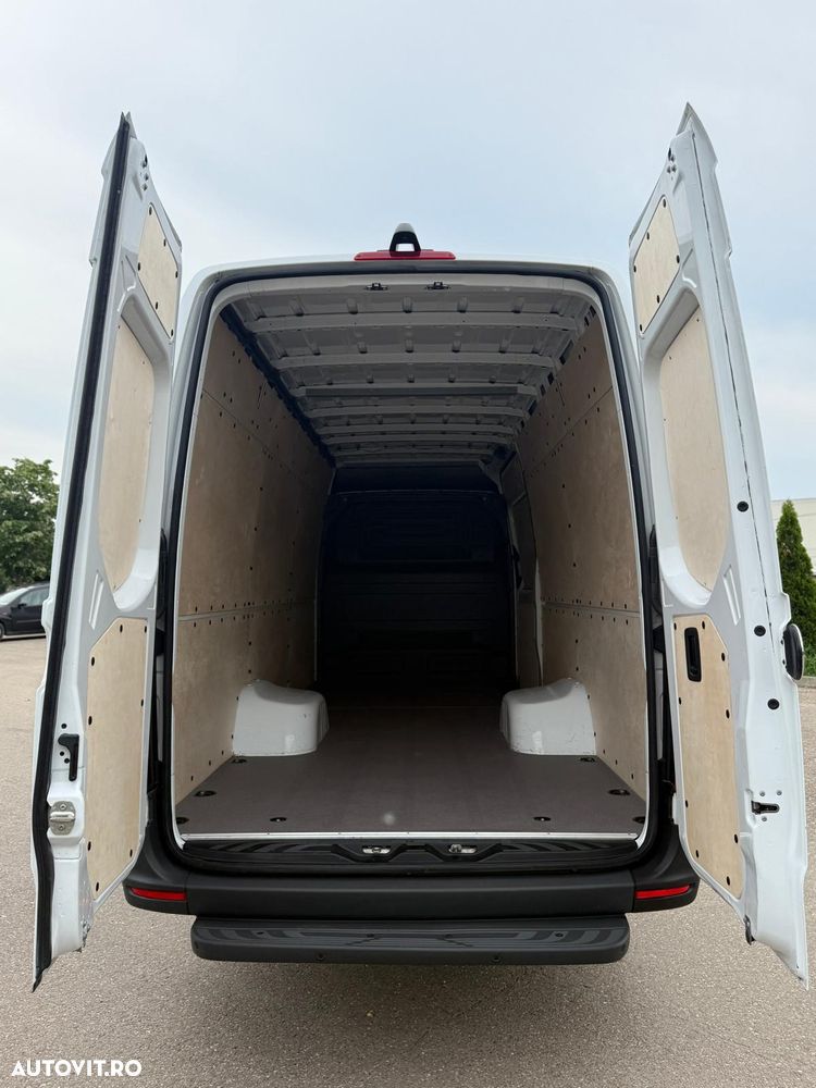Mercedes-Benz Sprinter - 21