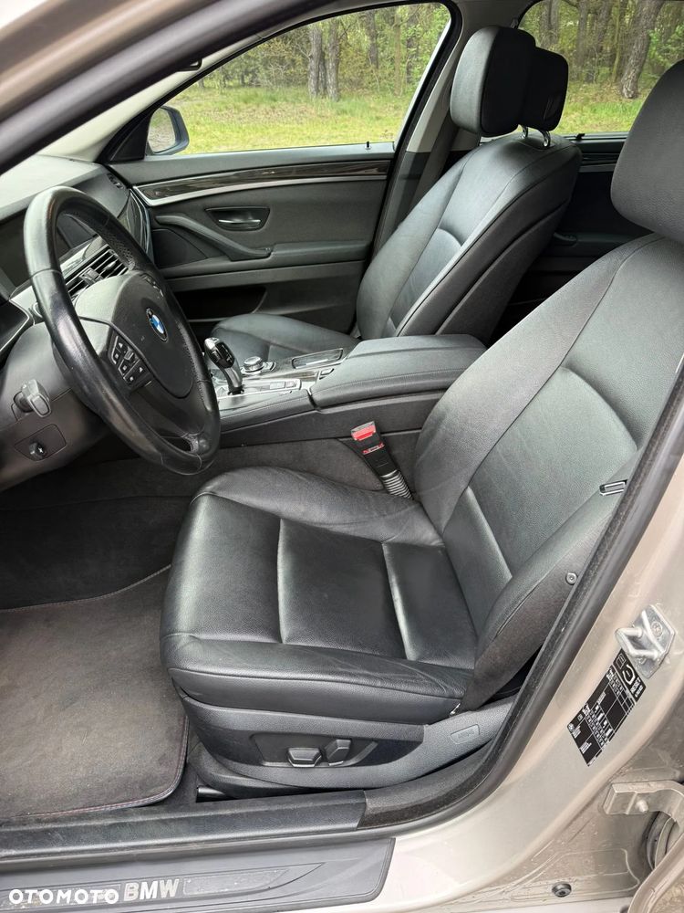 BMW Seria 5 520d - 14