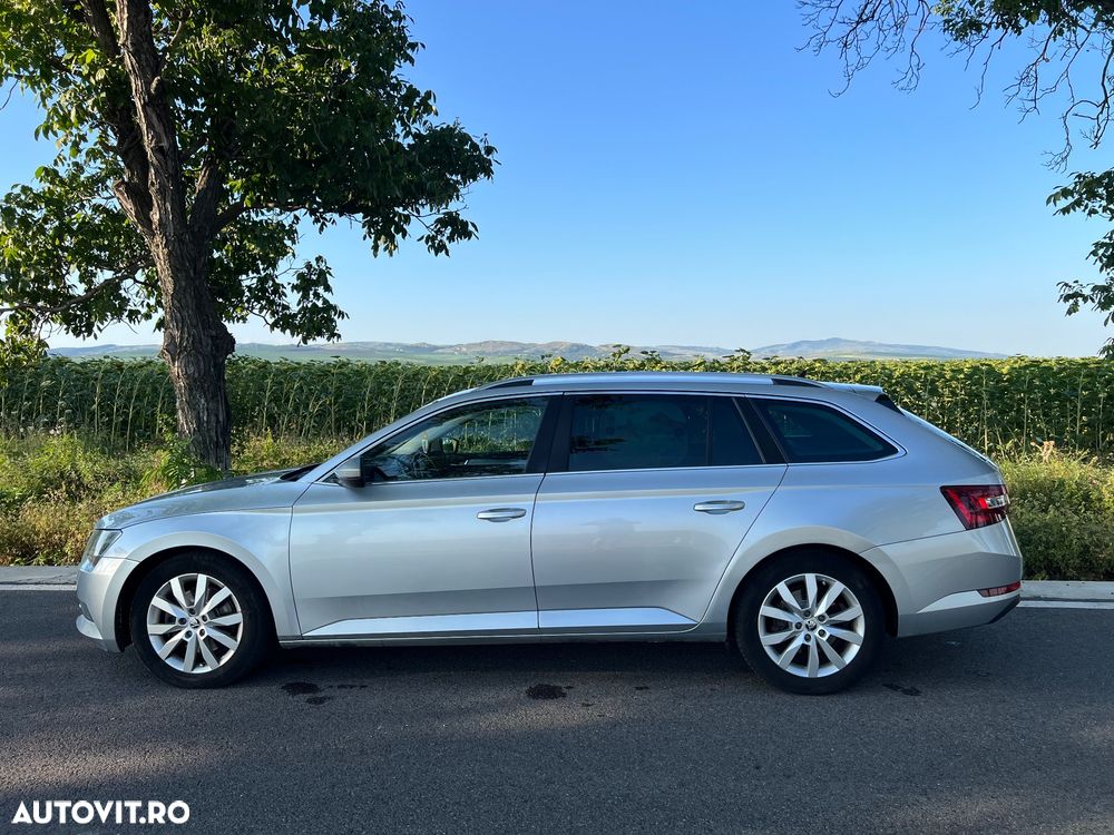 Skoda Superb 2.0 TDI DSG Style - 31