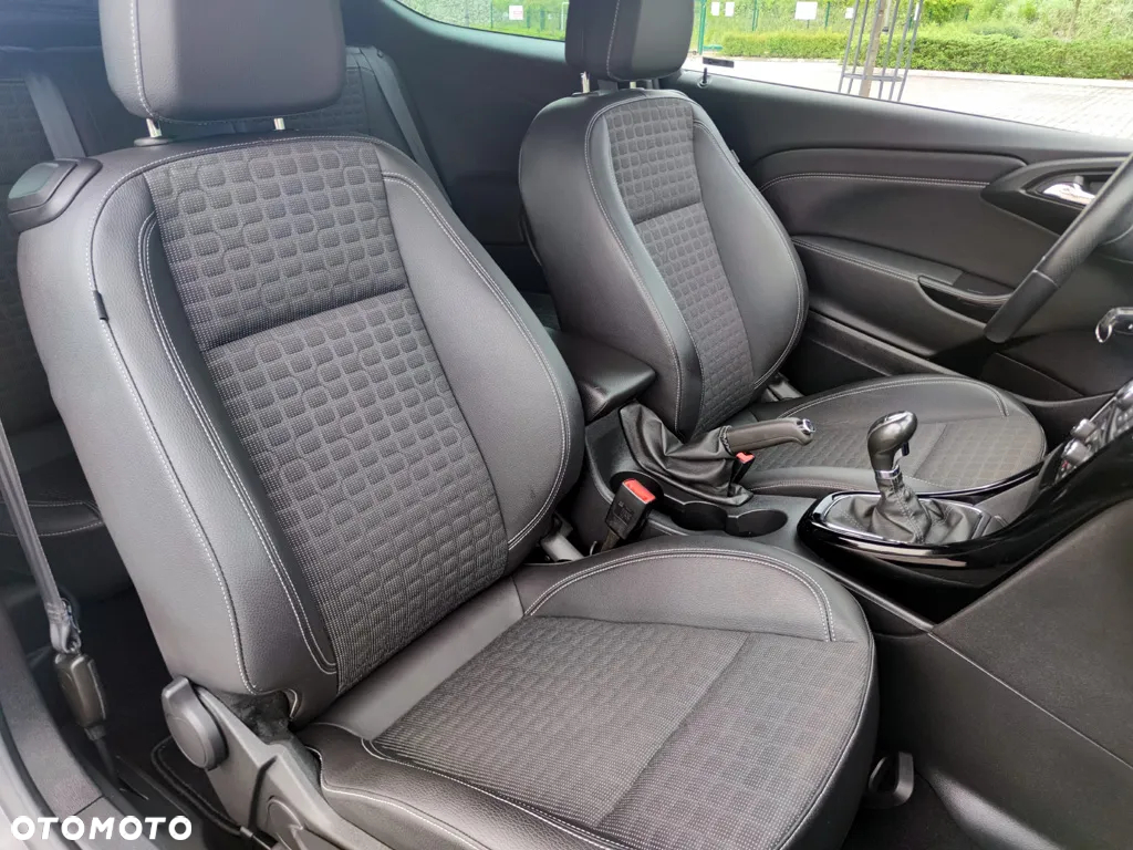 Opel Astra IV GTC 1.4 T Sport - 8