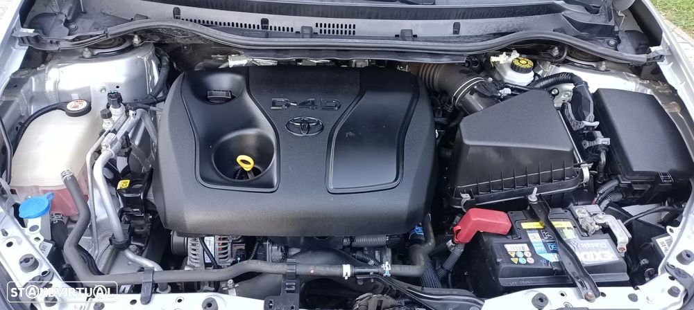 Toyota Auris 1.4 D-4D Com. +P.Techno+P.Sport - 5