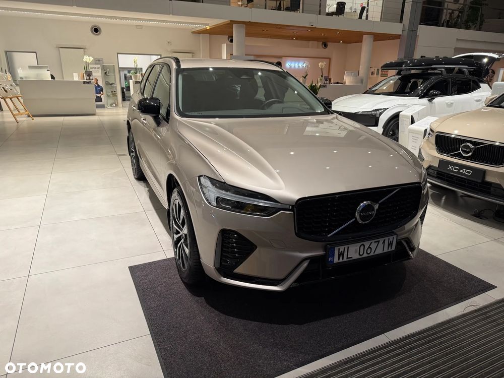 Volvo XC 60 B5 B AWD Plus Dark - 2