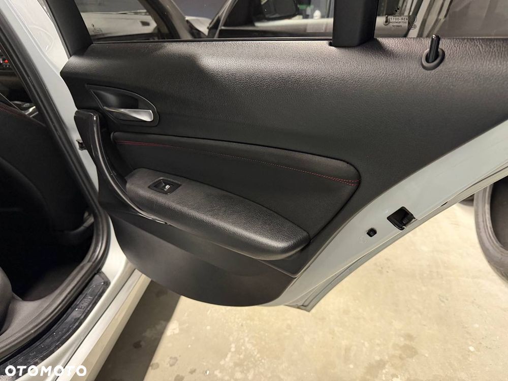 BMW Seria 1 116d Sport Line - 20