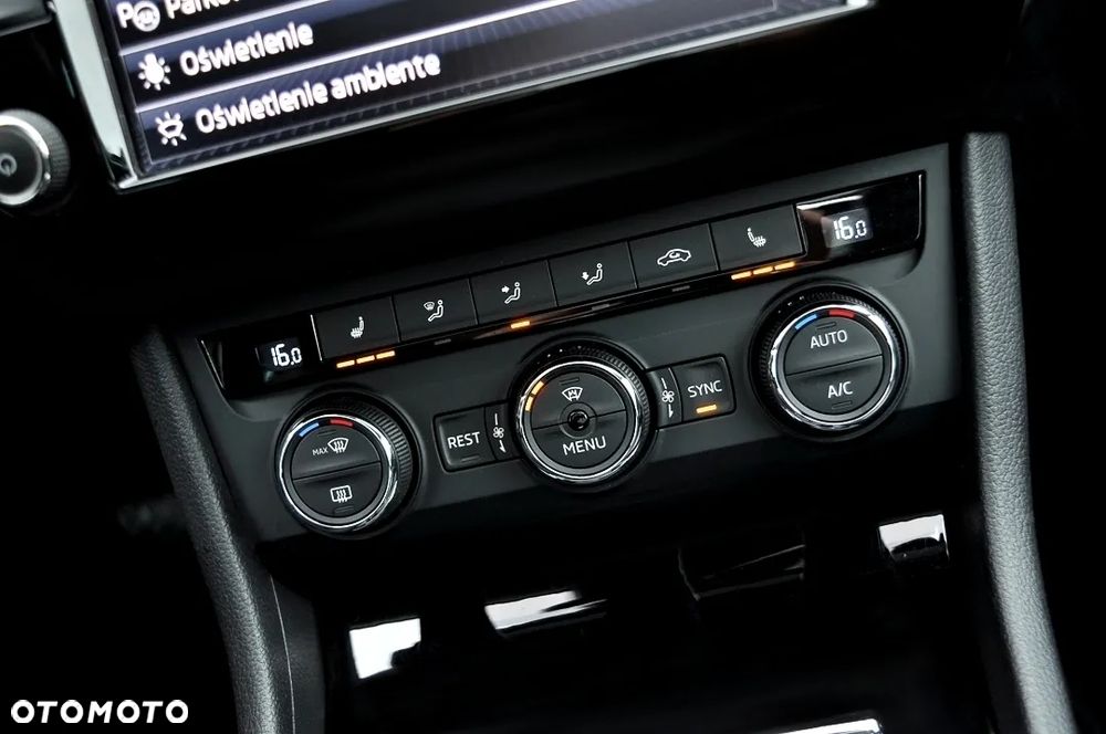 Skoda Superb 2.0 TDI Style DSG - 33