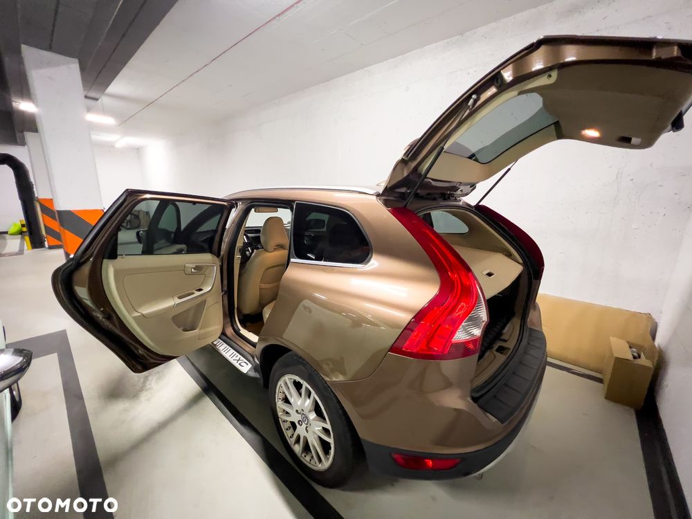 Volvo XC 60 D5 AWD Summum - 1