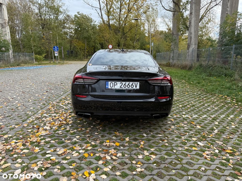 Maserati Quattroporte - 7