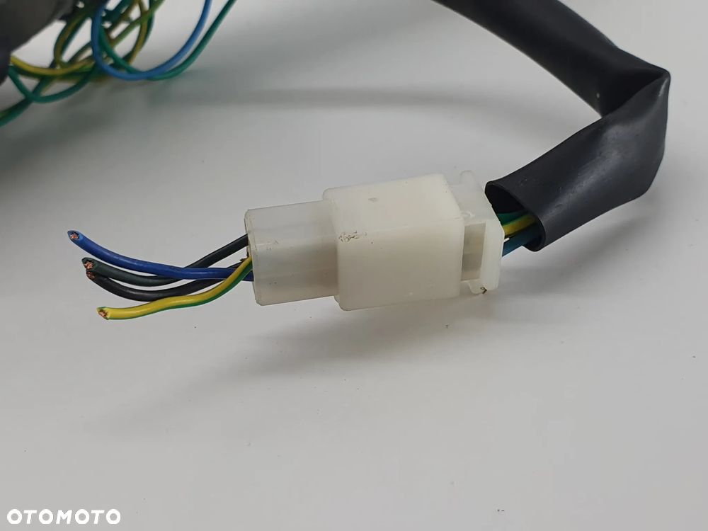 LAMPA TYL PRAWA KIERUNKOWSKAZ  PEUGEOT E-VIVACITY - 6