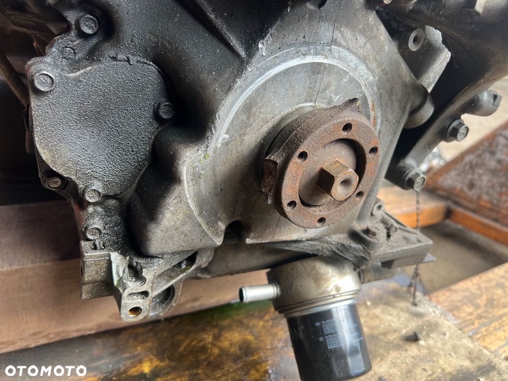 Silnik słup Nissan titan 5.6b v8 2012r - 6